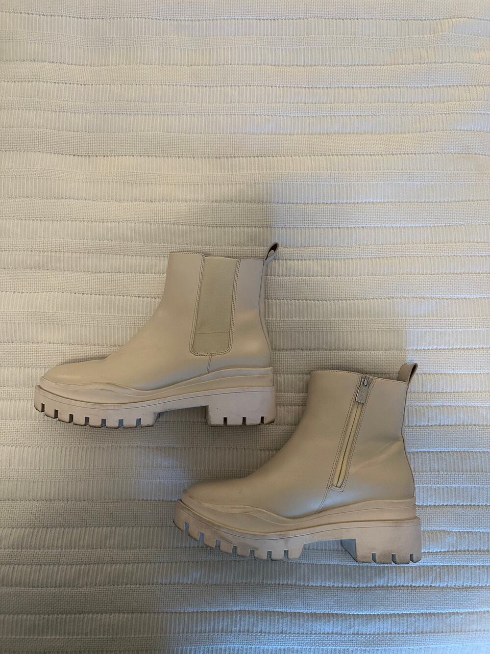 Vionic 9 Karsen Platform Chelsea Boots